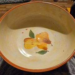 2 Kitchen Bowls