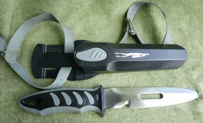 A Paget diving knife. Model Z16631. Complete with safety sheath and holster and rubber straps. (35 each)