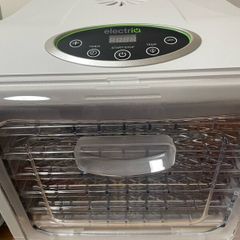 Food dehydrator