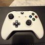 Xbox One 500gb + 2 controllers Image 4