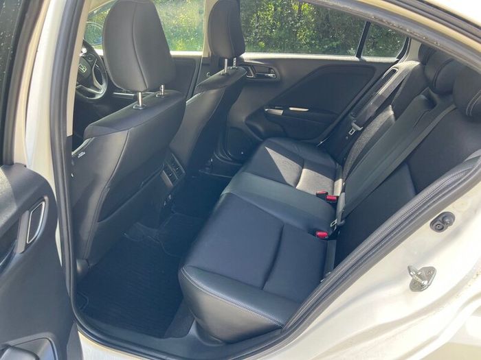 Honda Grace hybrid  1,5 2016