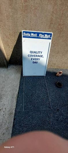 Daily mail ,ie mail on sunday newspaper advertising stand ,great colours,nice condition,,sold as seen ,buyer collects,,see pictures for condition,