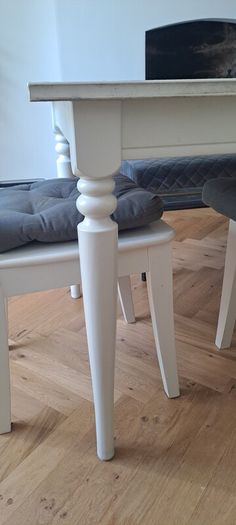Kitchen table