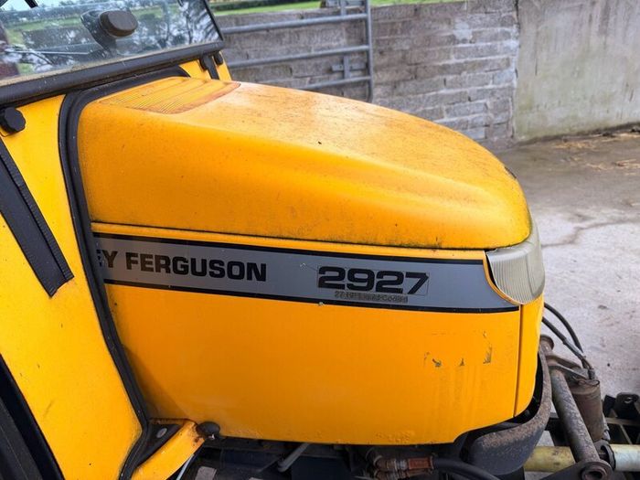 MF Tractor 2927 27bhp  / 4x4 /