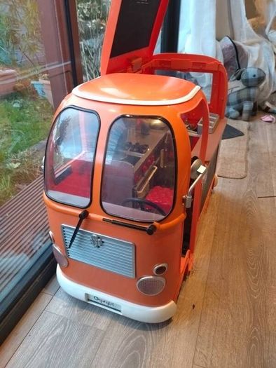 Our Generation orange Food Truck with lots if accessories incl BBQ