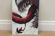 Spiderman swing from venom displate