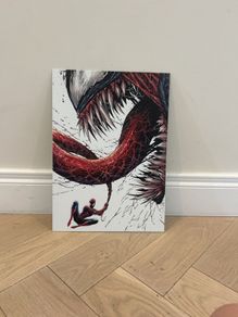 Spiderman swing from venom displate