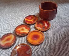 Vintage natural agate and wooden coaster set
