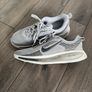 Nike Vomero 18 Older Kids' Road Running Shoes - Wolf Grey / Platinum - Size UK 5 Image 2