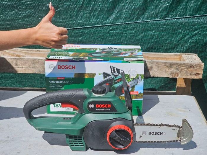 Bosch cordless Universal Chainsaw 18v