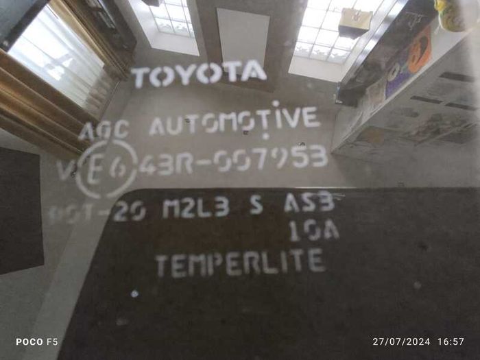 Toyota Prius rear door glass factory tinted (pair)