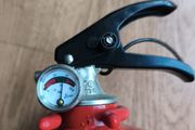 Powder extinguisher
