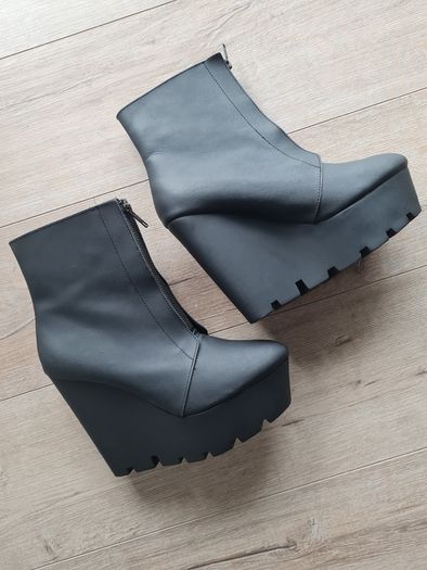 Cheap Monday