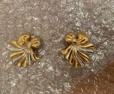 Nina Ricci gold filled clip on earrings