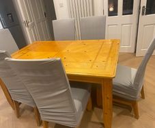 Large Extendable Wood Dining Table & 8 chairs