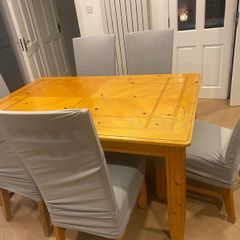Large Extendable Wood Dining Table & 8 chairs
