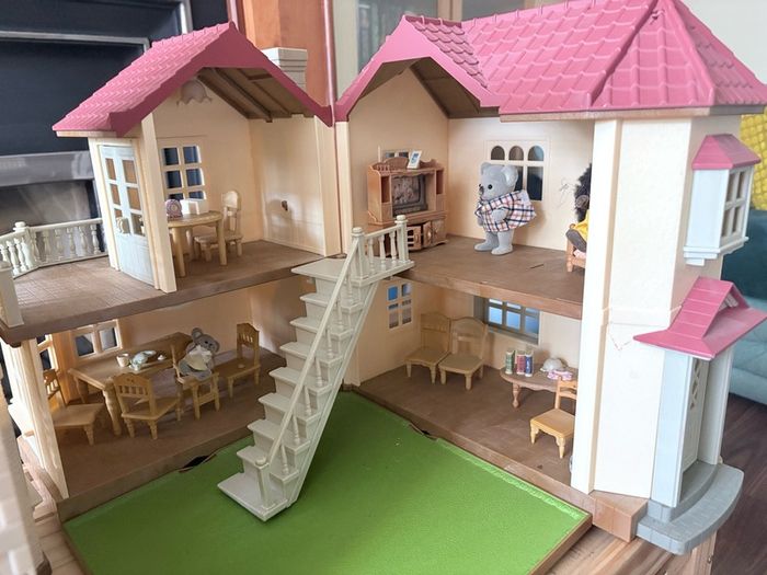 Sylvanian Families Bundle (2 houses + more)