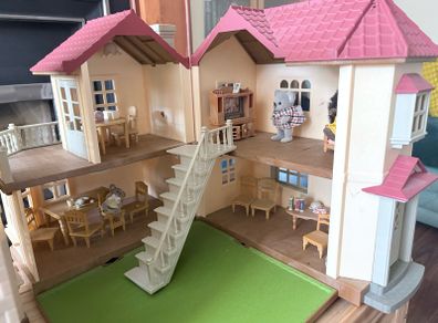 Sylvanian Families Bundle (2 houses + more)