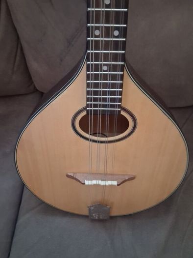 Mandola