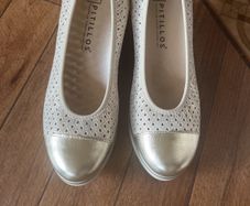 Ladies wedge Gold/Cream Size 36 Unworn Shoes