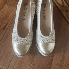 Ladies wedge Gold/Cream Size 36 Unworn Shoes