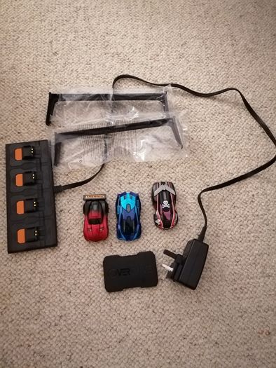 ANKI OVERDRIVE starter kit and add-ons