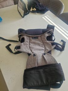 BeBe Comfort adjustable baby carrier/ Harness