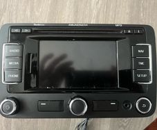 Skoda RNS 315 navigation/radio unit.