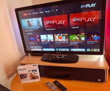 Philips LED TV 40'' with Ambilight Spectra 2- fully HD 3D ready TV & Philps SoundBar DVD home theatre