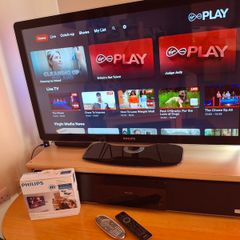 Philips LED TV 40'' with Ambilight Spectra 2- fully HD 3D ready TV & Philps SoundBar DVD home theatre