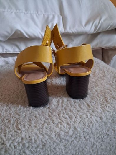 Ladies sandles
