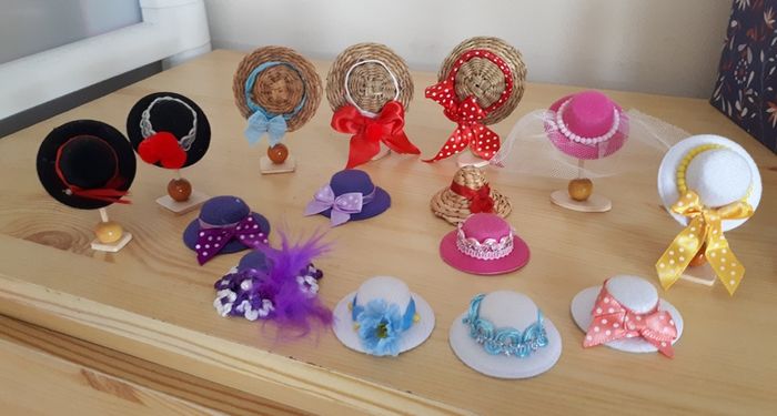 Dolls house - Miniature shop - hats, shoes, handbags, umbrellas and more
