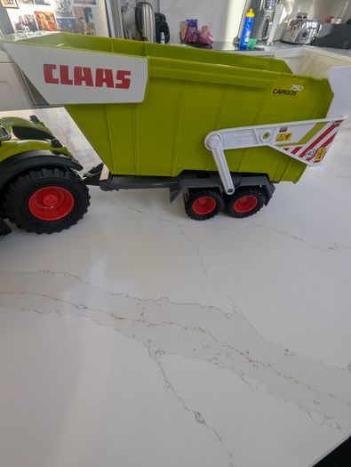 Dickie Toys CLAAS Farm Tractor & Trailer Set