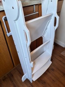 Foldable kitchen tower