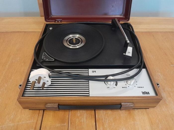 TELLUX TLP4/BSR portable record player. 3 Speed Turntable, 33, 45, 78 RPM. Vintage 1970's. Antique. Vinyl. 70's. Turntable.