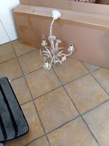 Ornate metal quality pretty 3 light ivory light pendant