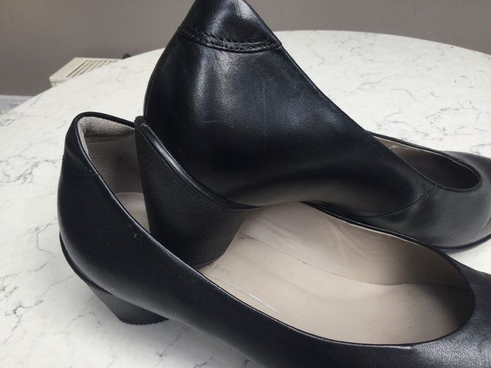 Ecco Black Court Shoes Size 41