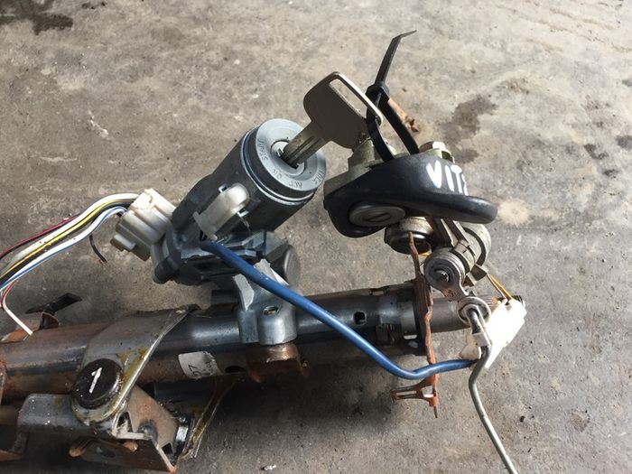 Toyota Vitz 2002 ignition and cowls