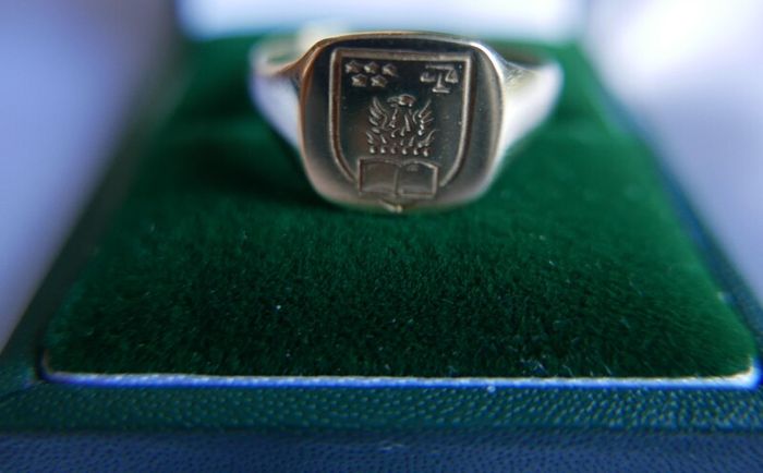 Vintage 9Ct Yellow Gold 375 Men's Clan Signet Crest Ring 2,52g size T