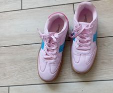 girls runners size 3 new