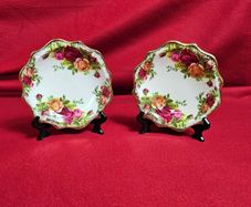 2 Royal Albert OLD COUNTRY ROSES Petit Four Plates