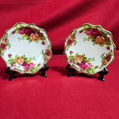 2 Royal Albert OLD COUNTRY ROSES Petit Four Plates