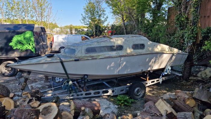 Cabin Cruiser boat on Galvanised Trailer
