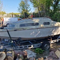 Cabin Cruiser boat on Galvanised Trailer
