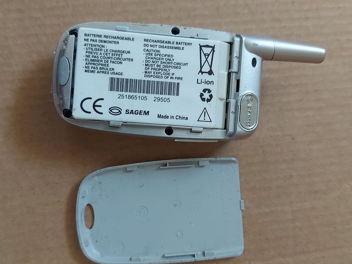 Sagem myC3-2 in like new condition, extremely rare retro mobile phone, Meteor network