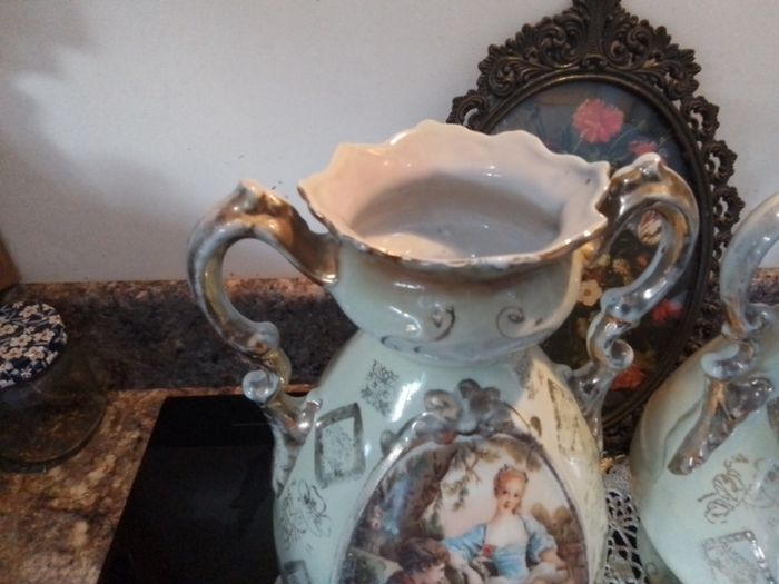VTG Victorian Style Garniture Vases