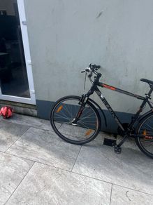 Hybrid Mans Bike