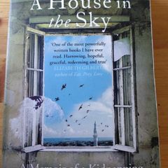 A House in the sky.  Amanda Lindhout. Four books 10 euro