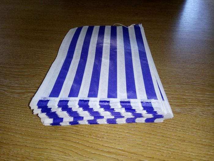 Lot of 200 Blue stripe eco-friendly counter bags lot of 200 ideal for candy weddings parties candy cart shop small retails and sweet shops SIZE 5x7 inches