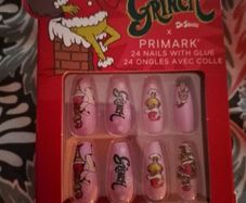 the Grinch Christmas nails